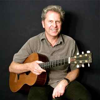 Ken Nicol and Mrs Hemingway | Boite World Music Cafe