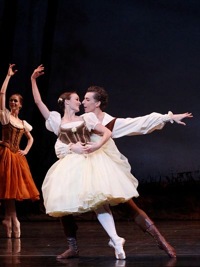 Giselle by Australian Ballet